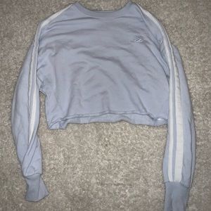 I am selling a hollister sweater that is cropped